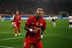 满冠娱乐平台 -今晨里昂备战欧冠，强势反弹细节曝光，话题不断，训练强度明显提升(里昂足球俱乐部官网)