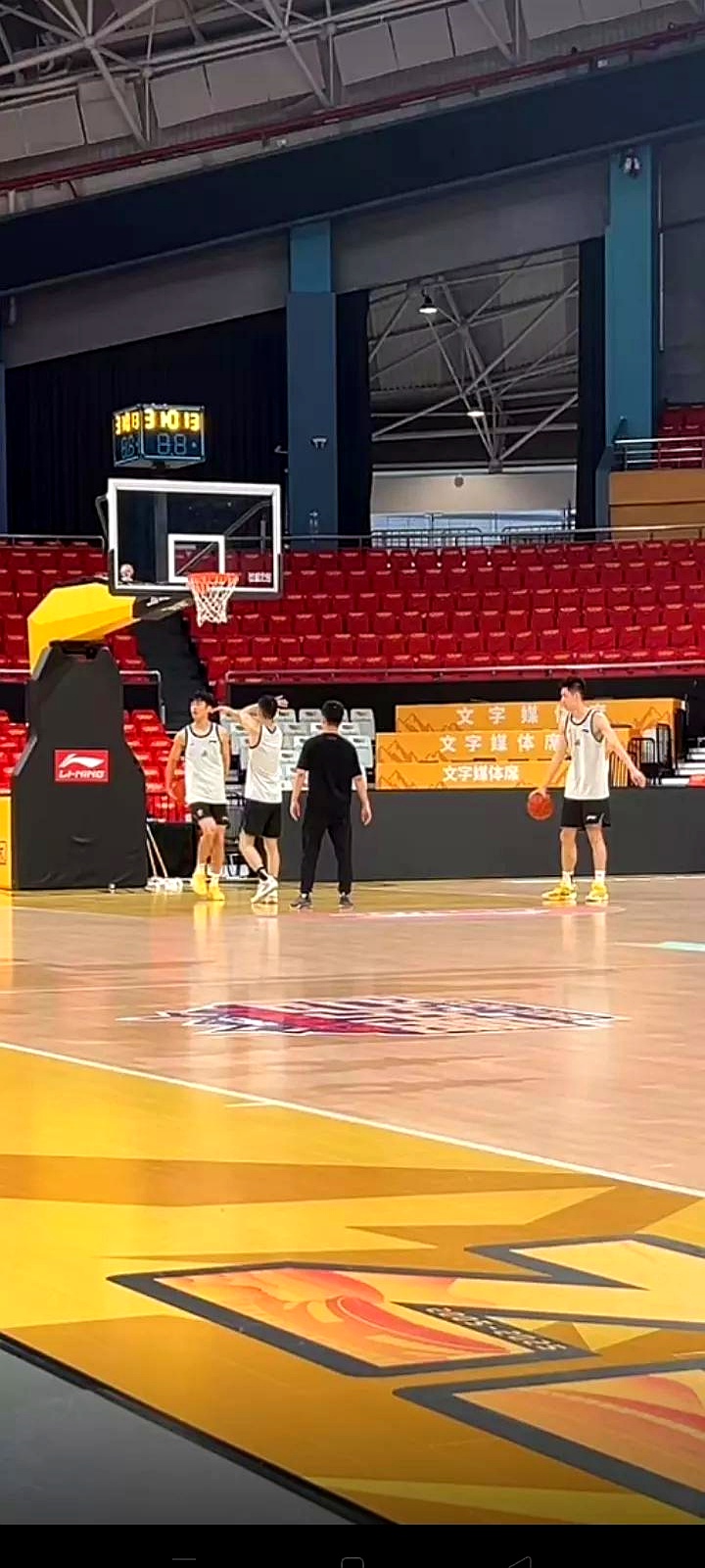 广厦男篮训练课后战术微调;志在世俱杯名次提升;压力陡增;赛季目标并未改变的简单介绍 广厦男篮训练课后战术微调;志在世俱杯名次提升;压力陡增;赛季目标并未改变的简单介绍