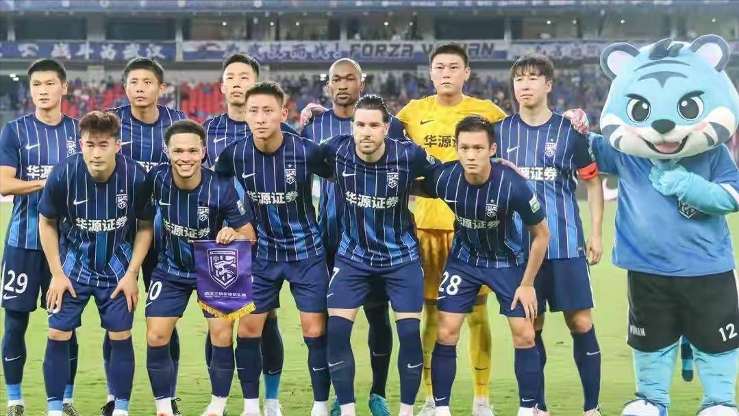 意甲赛程吃紧,武汉三镇赛后战术微调,形势明朗,更衣室氛围转暖的简单介绍 意甲赛程吃紧,武汉三镇赛后战术微调,形势明朗,更衣室氛围转暖的简单介绍