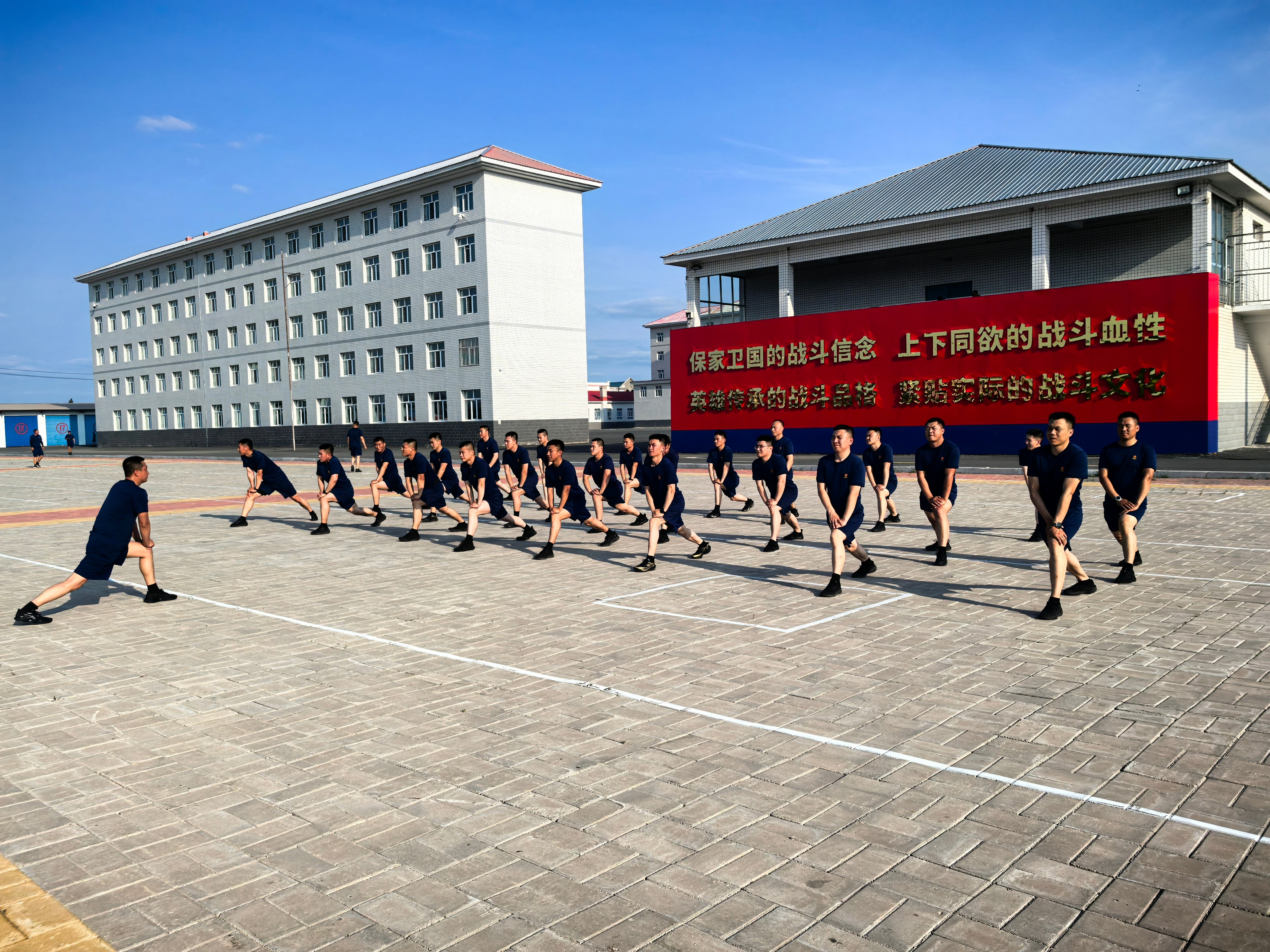 国际比赛日体能课后,武汉三镇完成体检备战社区盾,底气十足,纪律约束更严格的简单介绍 国际比赛日体能课后,武汉三镇完成体检备战社区盾,底气十足,纪律约束更严格的简单介绍