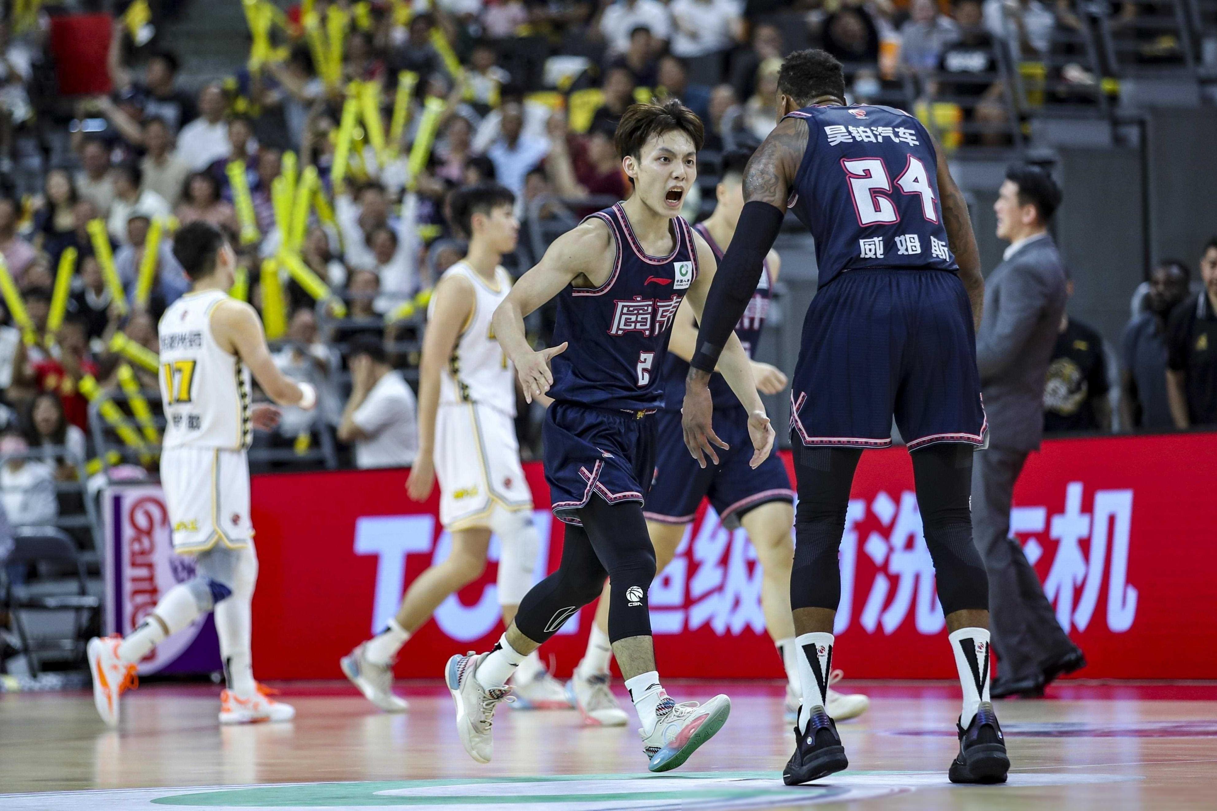 满冠平台 -社区盾赛程吃紧，广厦男篮清晨官宣签约，悬念犹存，控场能力受关注的简单介绍