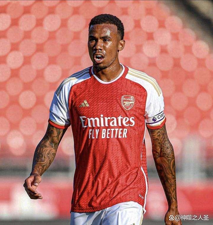 包含阿森纳迎全明星赛关键赛；今晚完成体检；更衣室稳定；赛季目标并未改变的词条